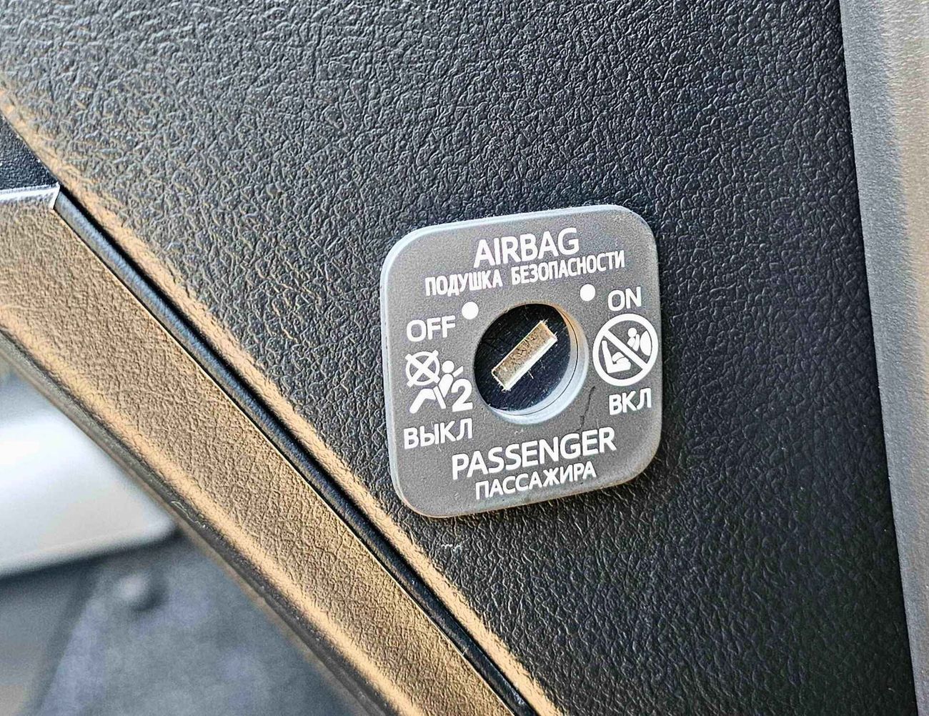 تويوتا هيلوكس GR SPORT REVO / 2.8L DIESEL / A/T / 360*CAMERA / FULL OPTION   (CODE # 69066)