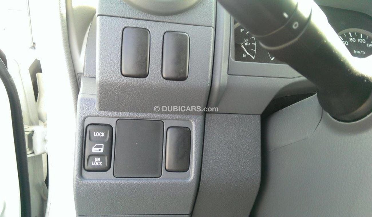 Toyota Land Cruiser 4.2L DSL, Hard Top 78 LX 13, Diesel, 13 Seats