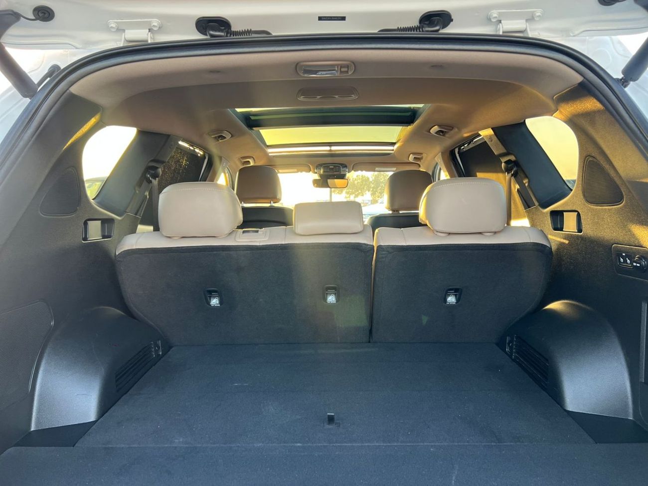 Hyundai Santa Fe 2022 Hyundai Santa Fe - SEL Full Option 2.5L V4 -Panoramic Sunroof - Leather Seat - Rear Camera