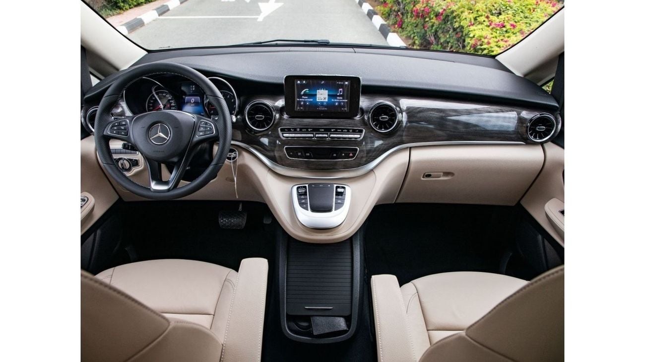 Mercedes-Benz V 250 AVANTGARDE + / GCC/ 2years warranty. For Local Registration +5%