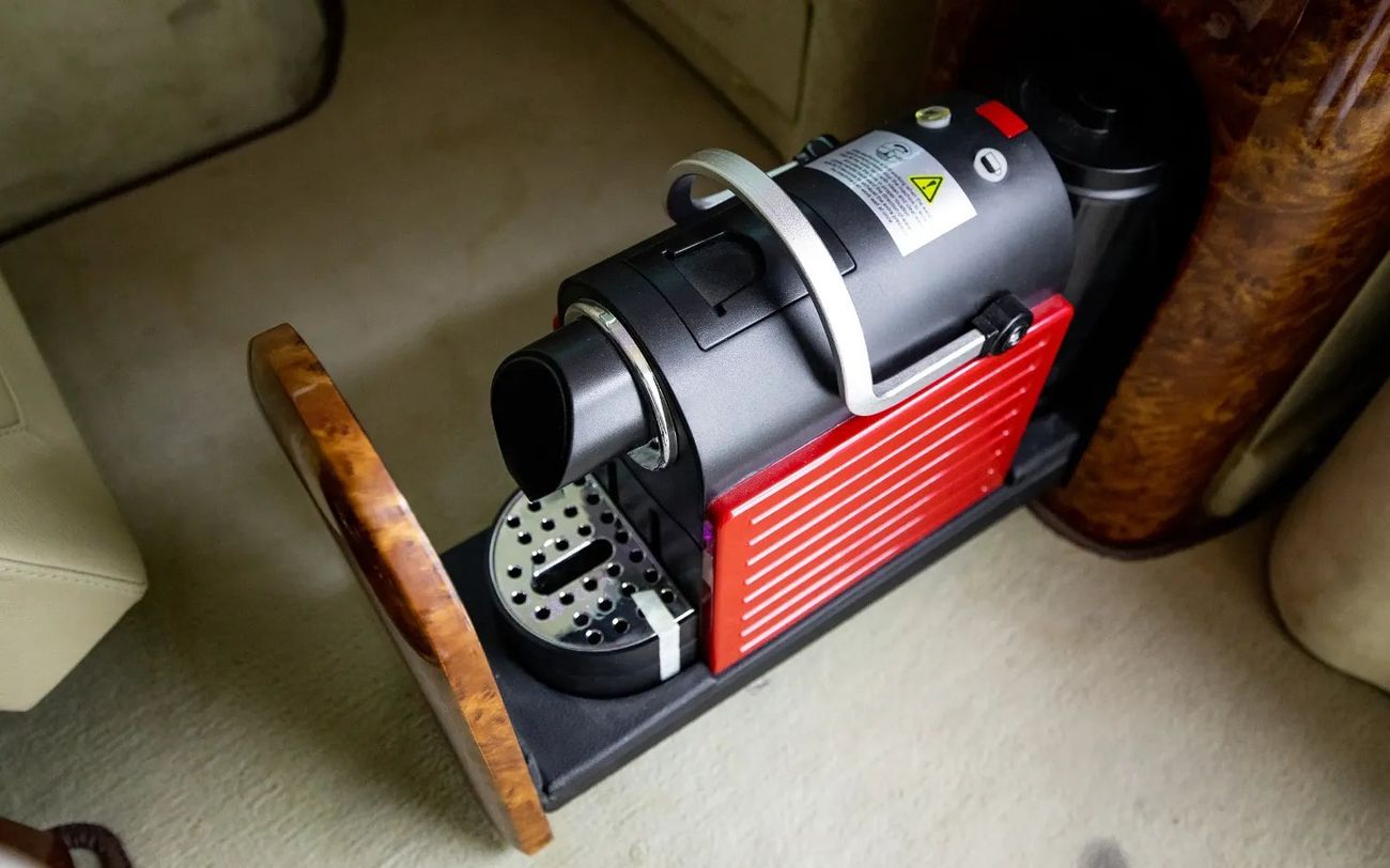 Mercedes-Benz V 250 Maybach - GCC Spec