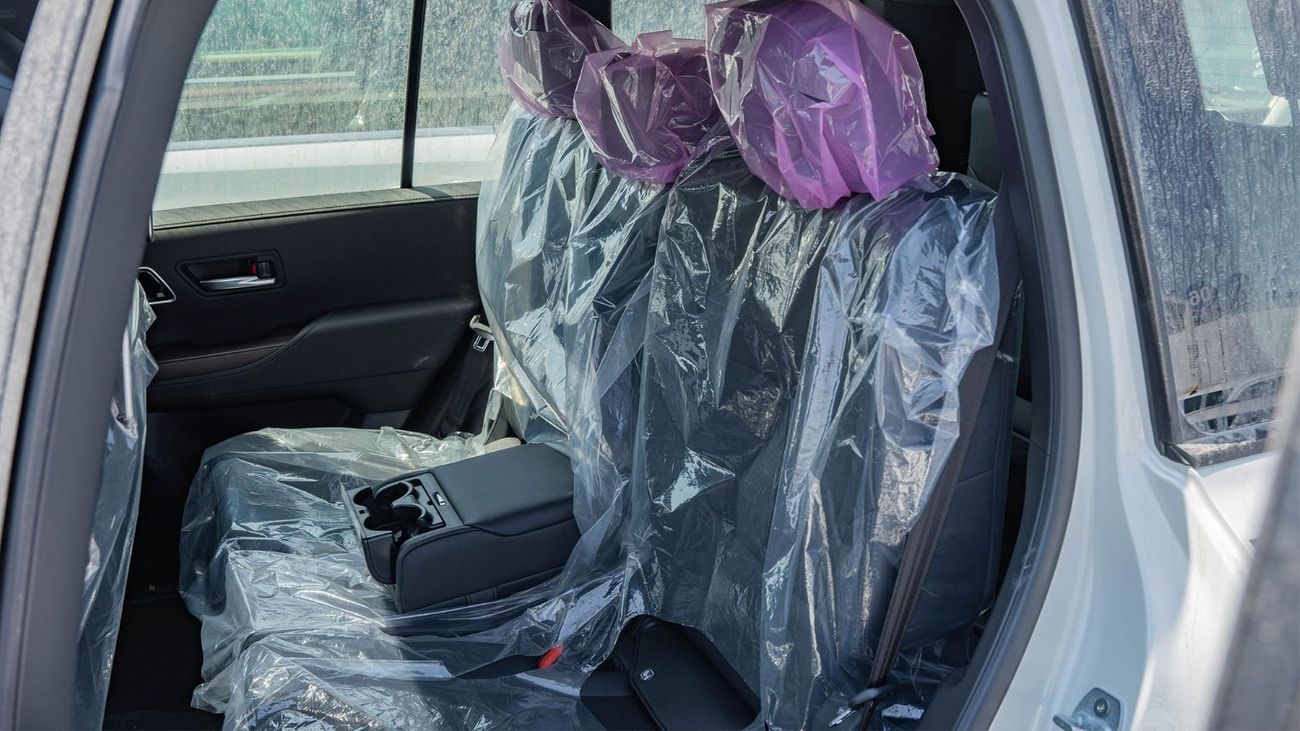 تويوتا لاند كروزر 2025 Toyota Land Cruiser 300 GXR 3.3L AT Diesel (White-Black)