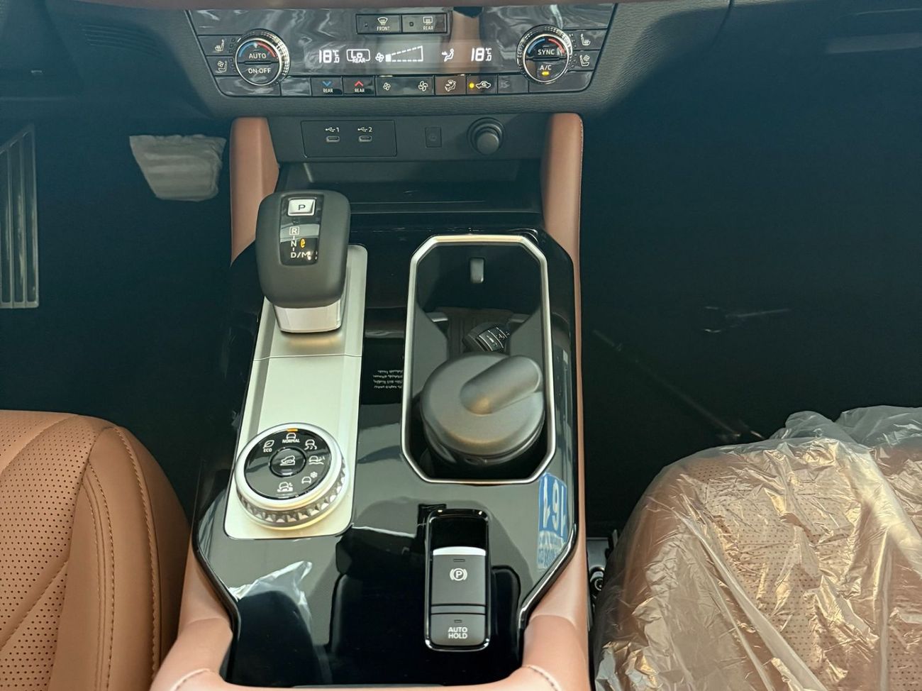 ميتسوبيشي آوتلاندر OUTLANDER 2.5 P-LINE 4WD **EXPORT ONLY**التصدير فقط خارج الخليج**