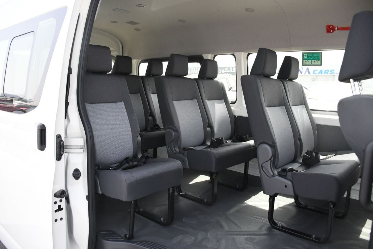 Toyota Hiace Toyota HiAce 2.8L Manual Petrol diesel (Ready Stock)