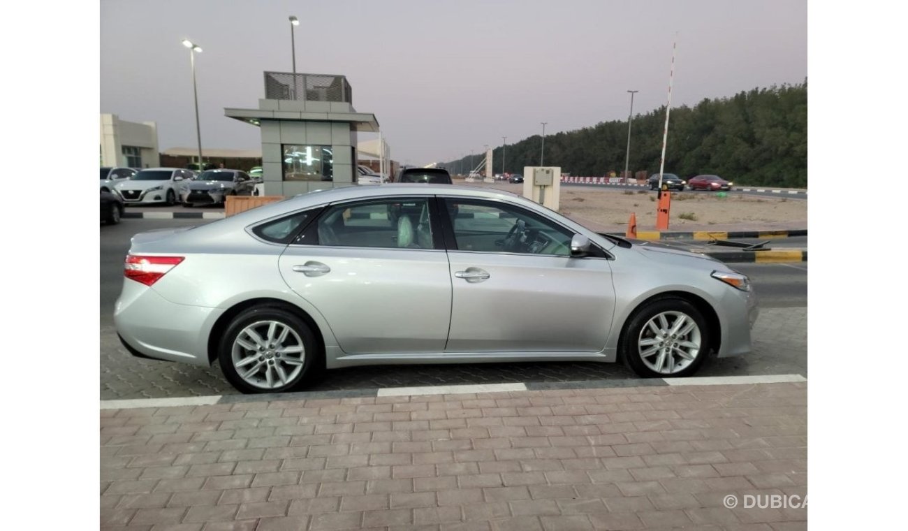 Toyota Avalon XLE Very Clean Car