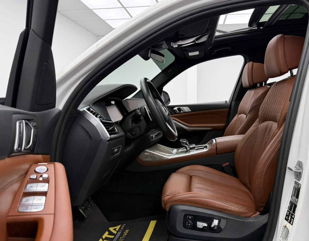 بي أم دبليو X7 XDrive40i 3.0L 2022 BMW X7 xDrive 40i ,BMW Warranty+Service Contract+Full BMW Service History ,GCC