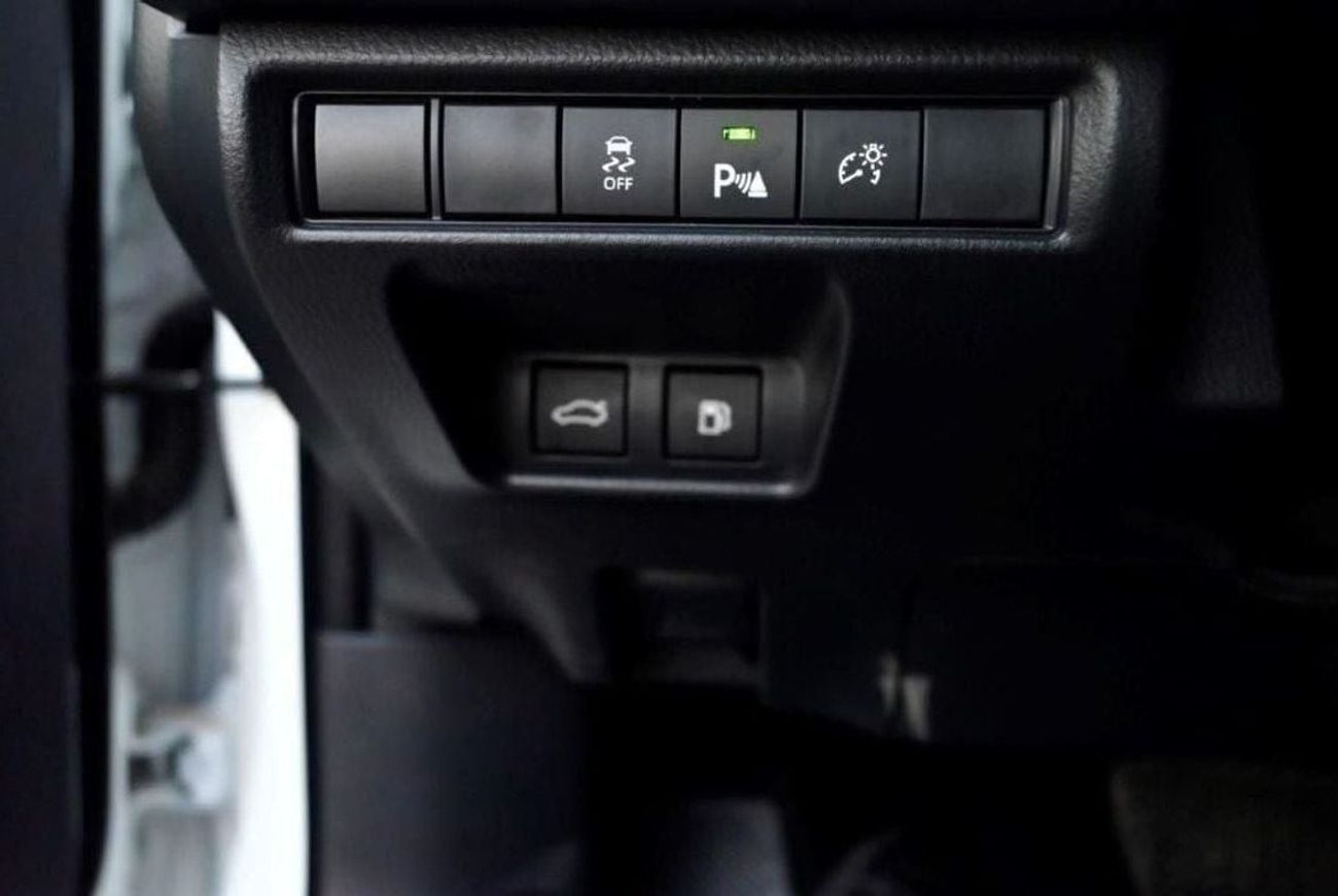 تويوتا كامري E HYBRID 2.5L PETROL 5 SEAT AUTOMATIC TRANSMISSION