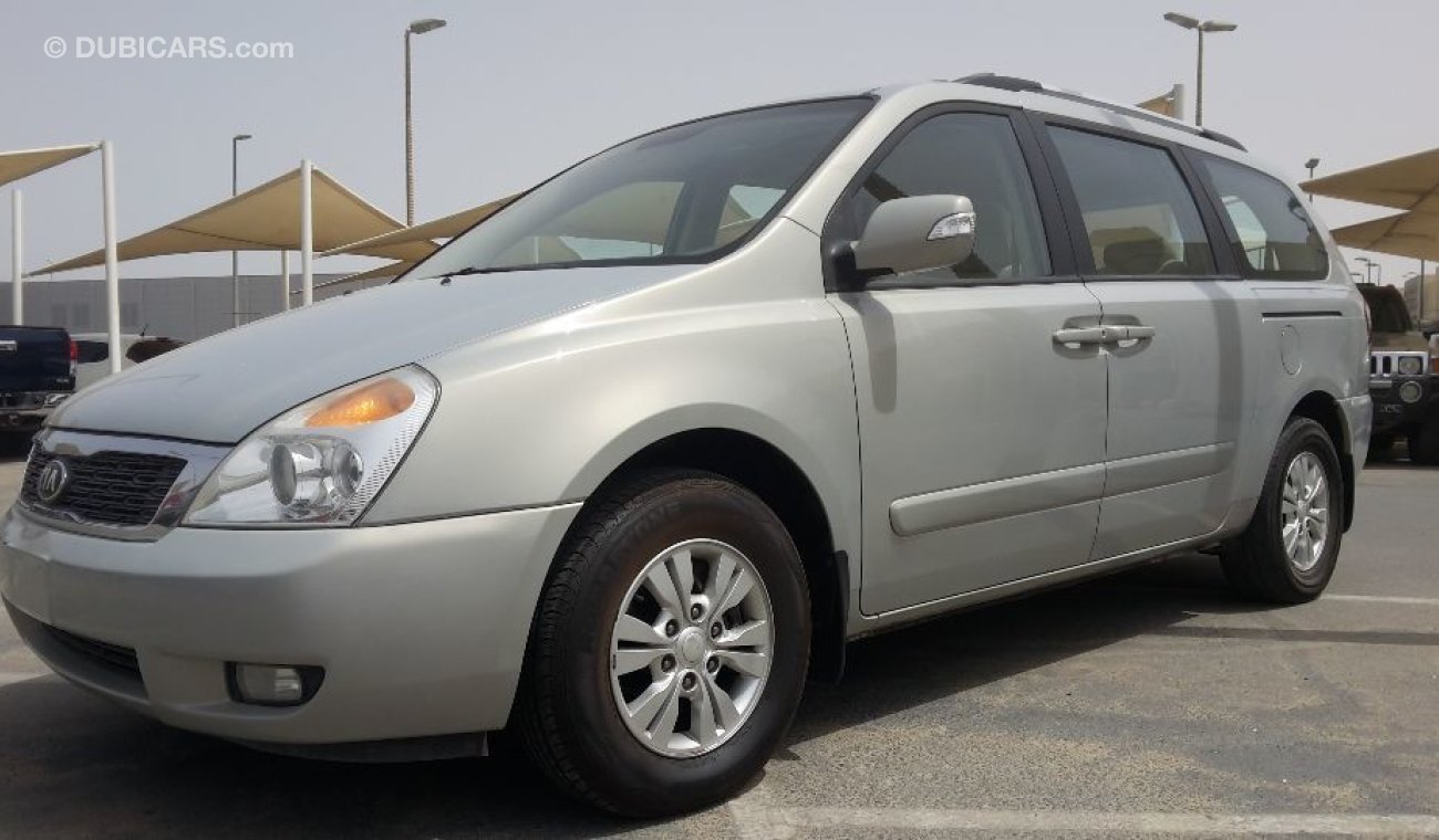 Kia Carnival