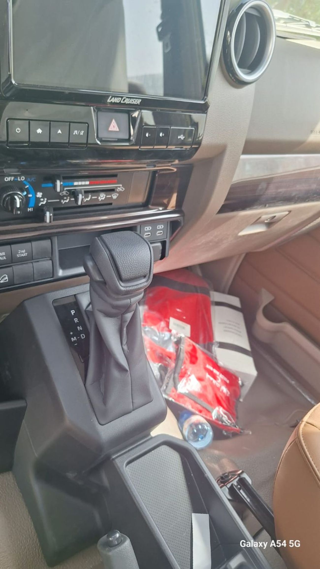 تويوتا لاند كروزر بيك آب TOYOTA LAND CRUISER LC79 DC FULL OPTION AT