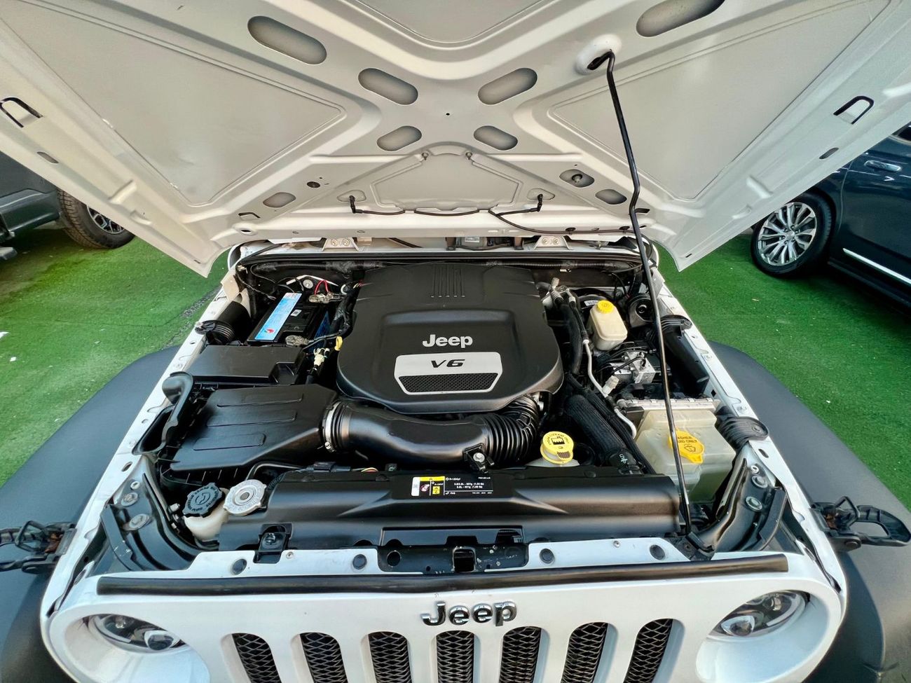 جيب رانجلر Sahara 3.6L A/T (5 Seater) warranty one year bank financie available