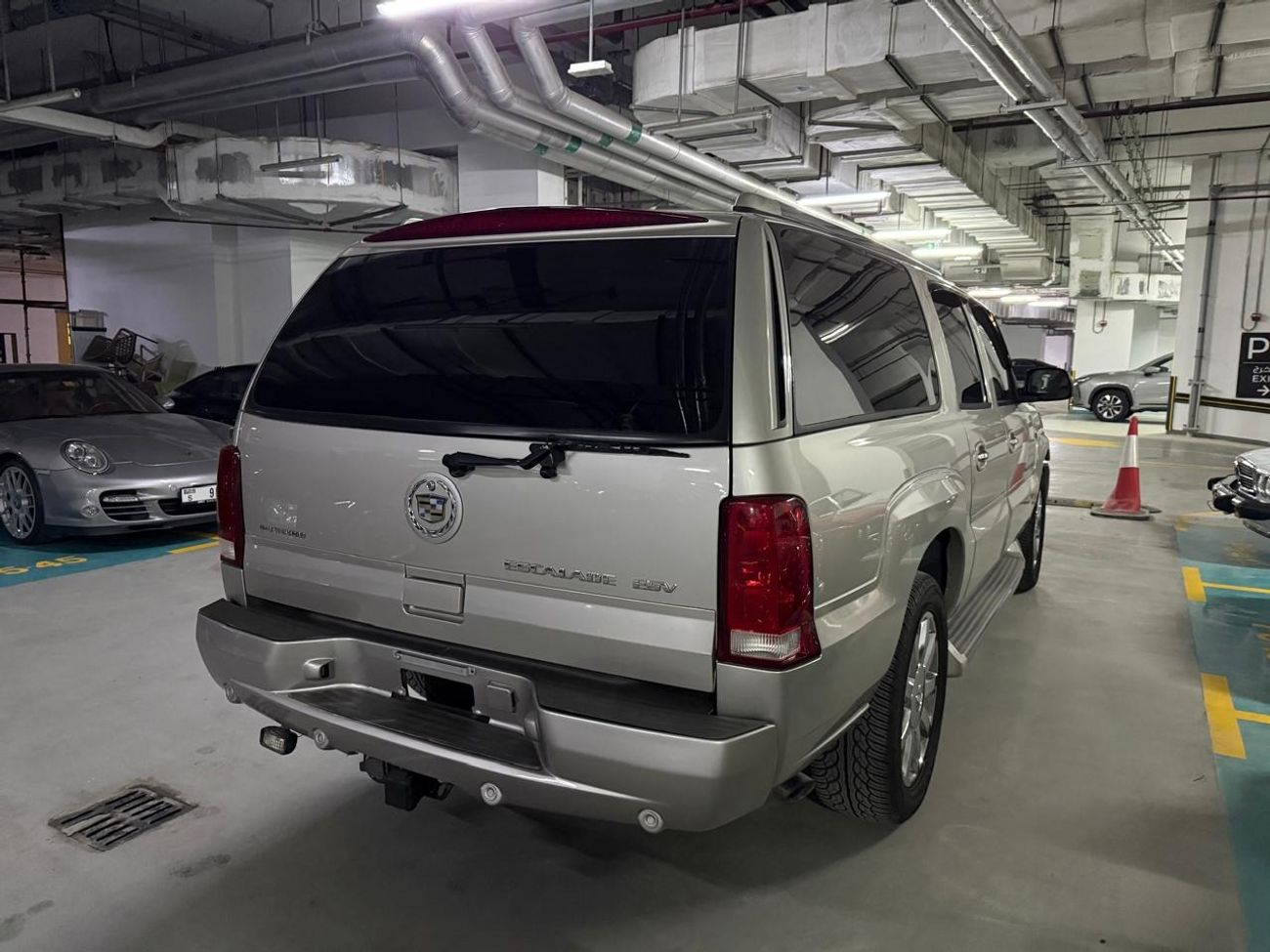 Cadillac Escalade ESV Platinum Edition
