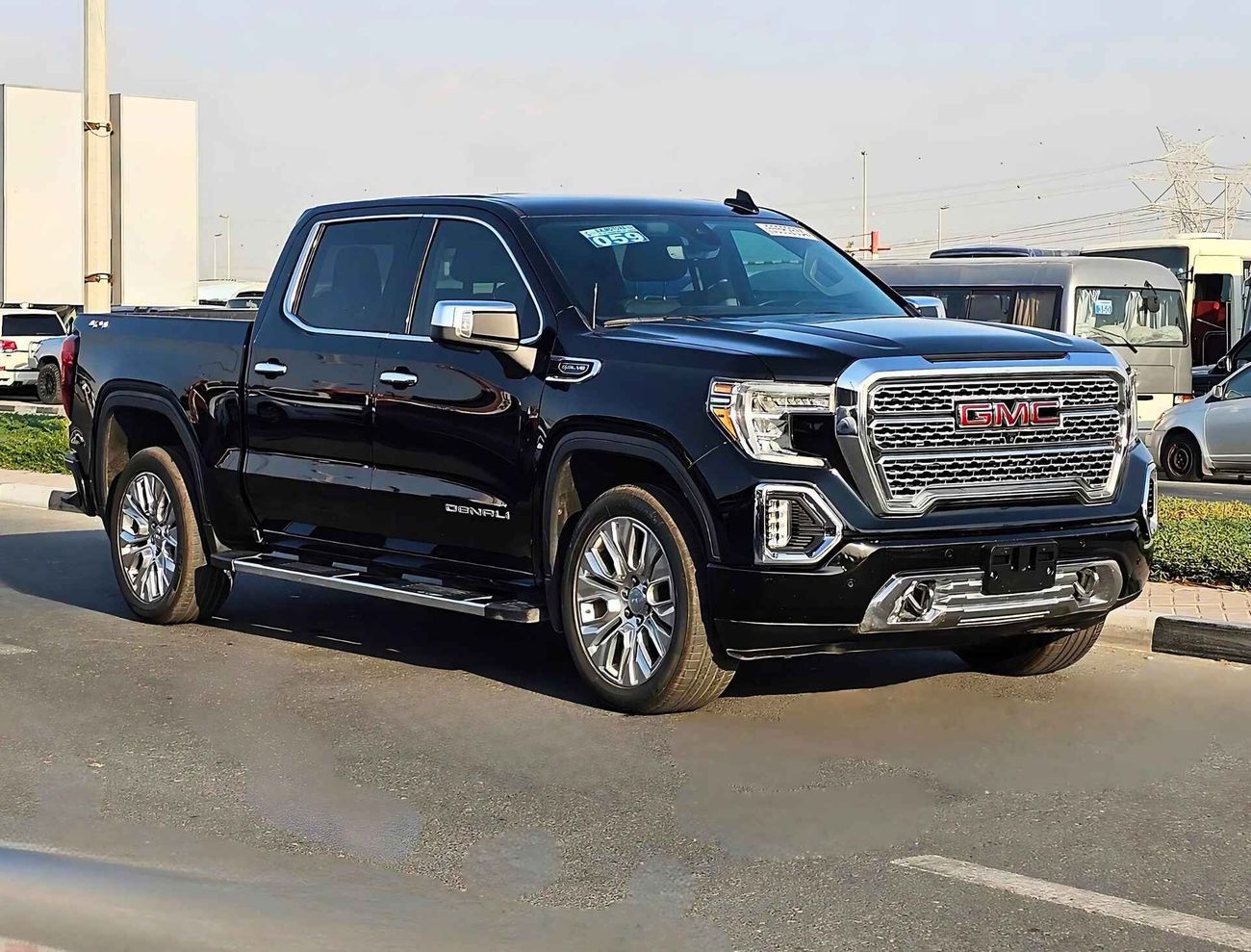 جي أم سي سييرا K 1500 DENALI/ CLEAN TITLE/ V8 5.3L 4WD/ 1881 MONTHLY/ LOT# 15050