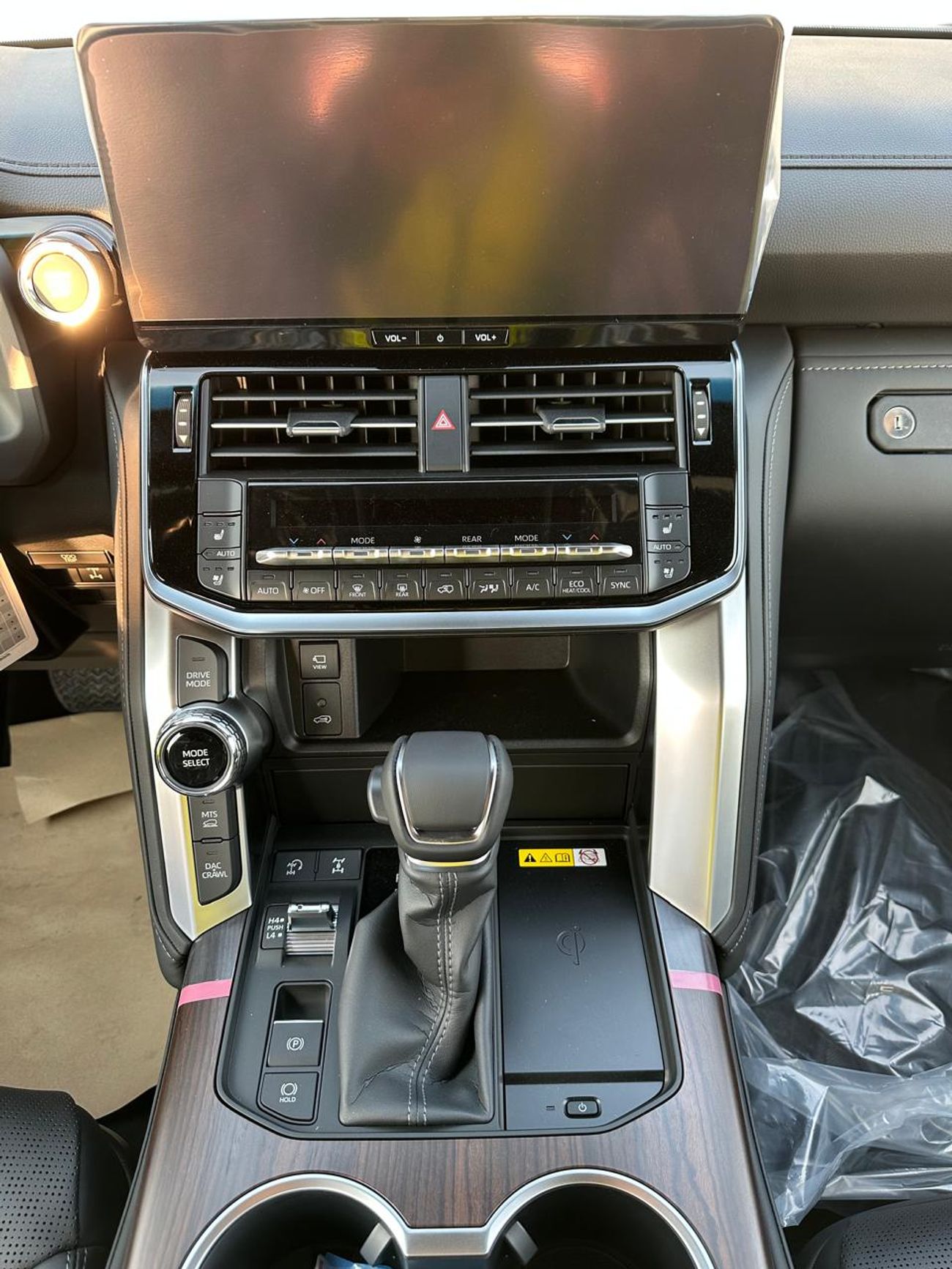 تويوتا لاند كروزر Toyota Land Cruiser VX 3.5L 2026 TT With Radar (Export Only)