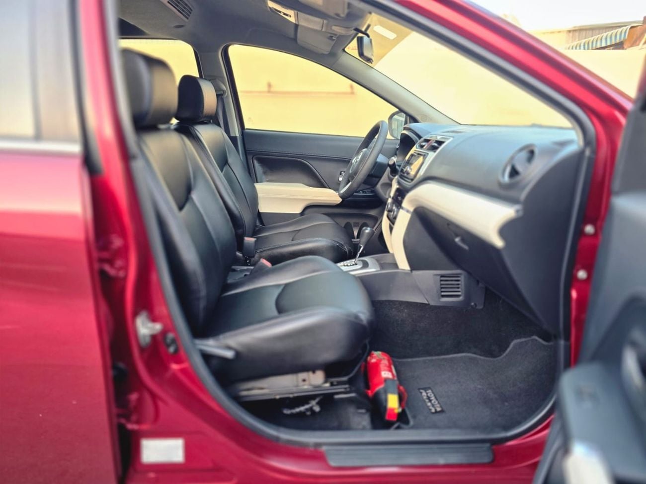 Toyota Rush 2019 | 1.5L PETROL | AT | LHD | PUSH START ENGINE | ALLOY WHEELS | LEATHER SEATS