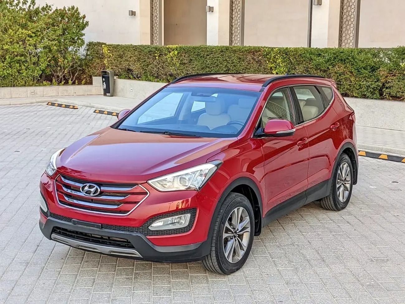 هيونداي سانتا في GCC Mint Condition With Beige Interior Super 7 Seater Family SUV