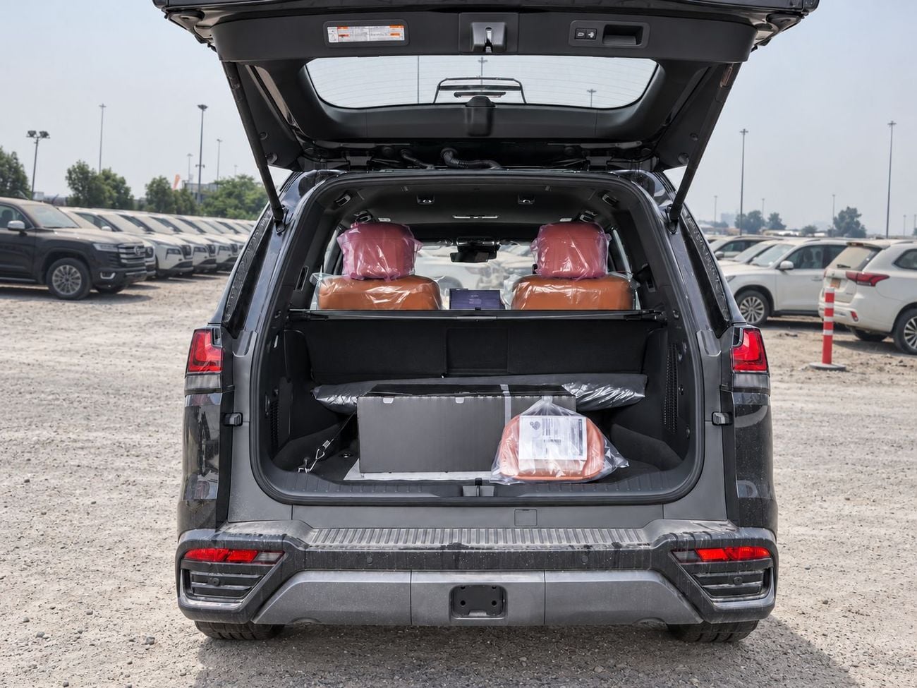 لكزس LX 700h VIP ECTAV0005 - لكزس LX700h F سبورت موديل 2026 - محرك هجين سعة 3.5 لتر، ناقل حركة أوتوماتيكي - لون أسود 