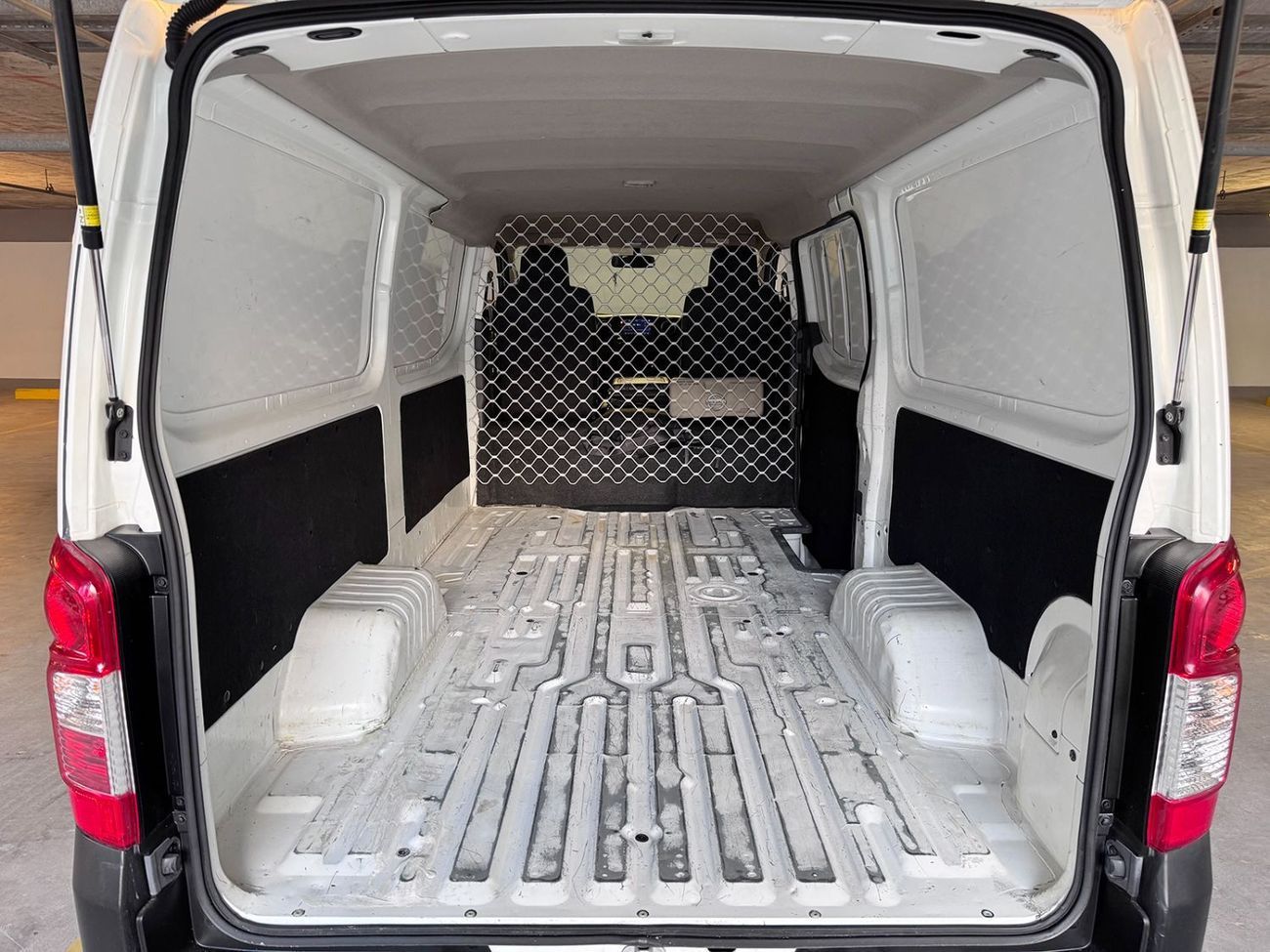 Nissan Urvan Panel Van Std 2.5L M/T (3 Seater) Petrol (4 Door)