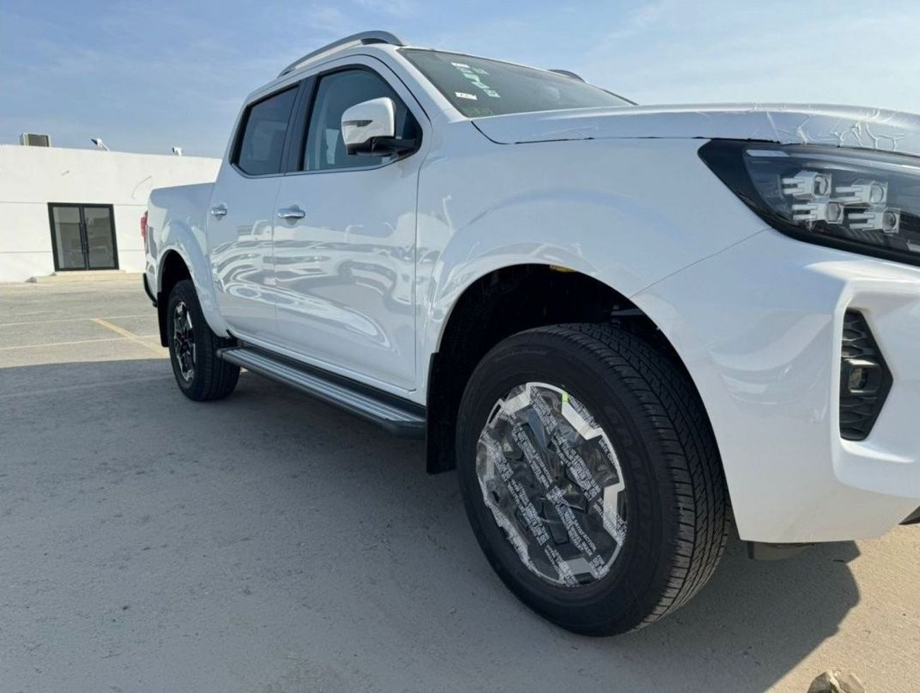 Nissan Navara 2025 Nissan Navara Pick Up 4X4 2.5L Diesel Camera 360 Full Option Double Cabin  Automatic Zero KM