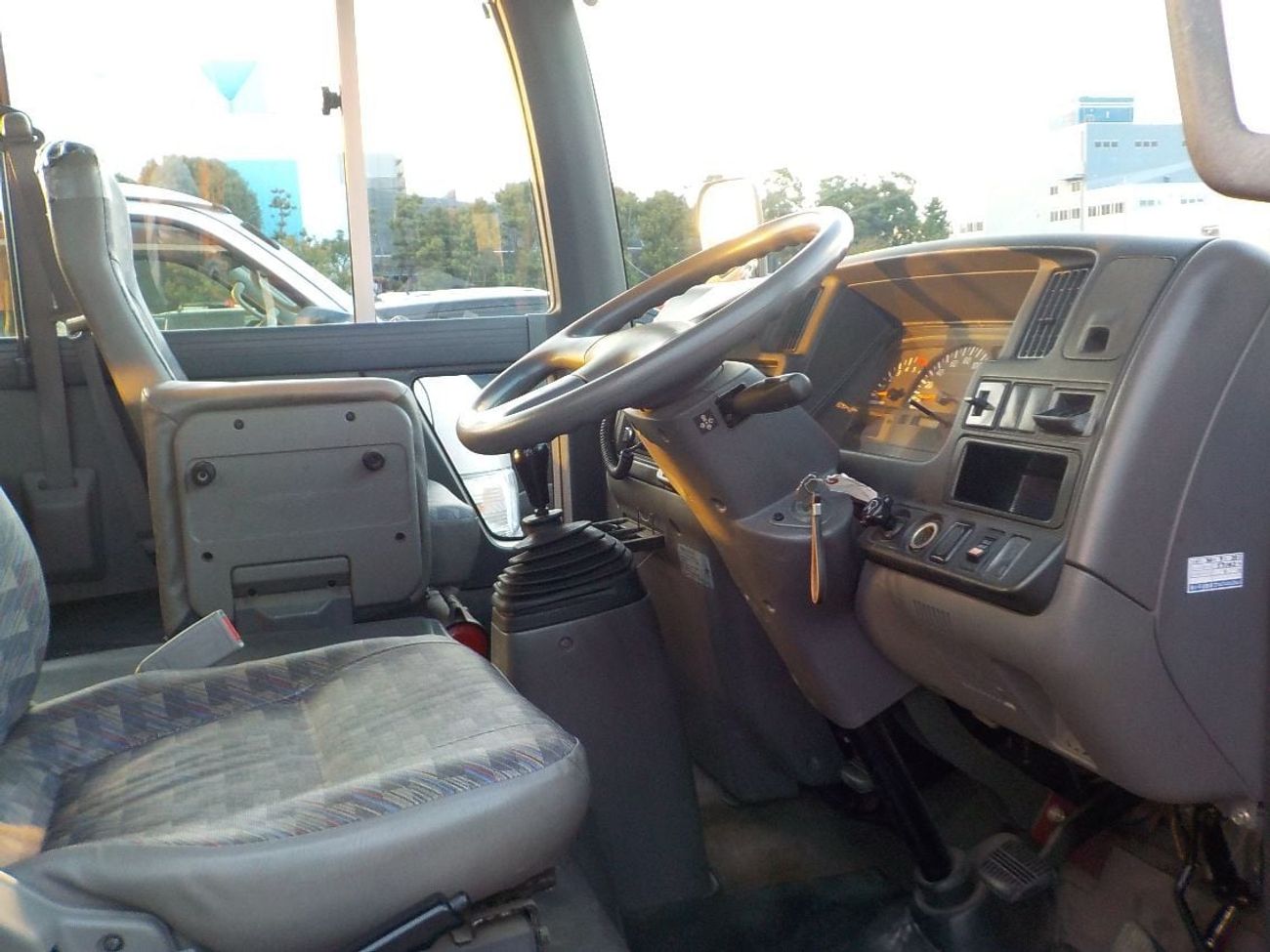 Nissan Caravan 4.2L V6 DIESEL /  2003/29SEAT/BHW41