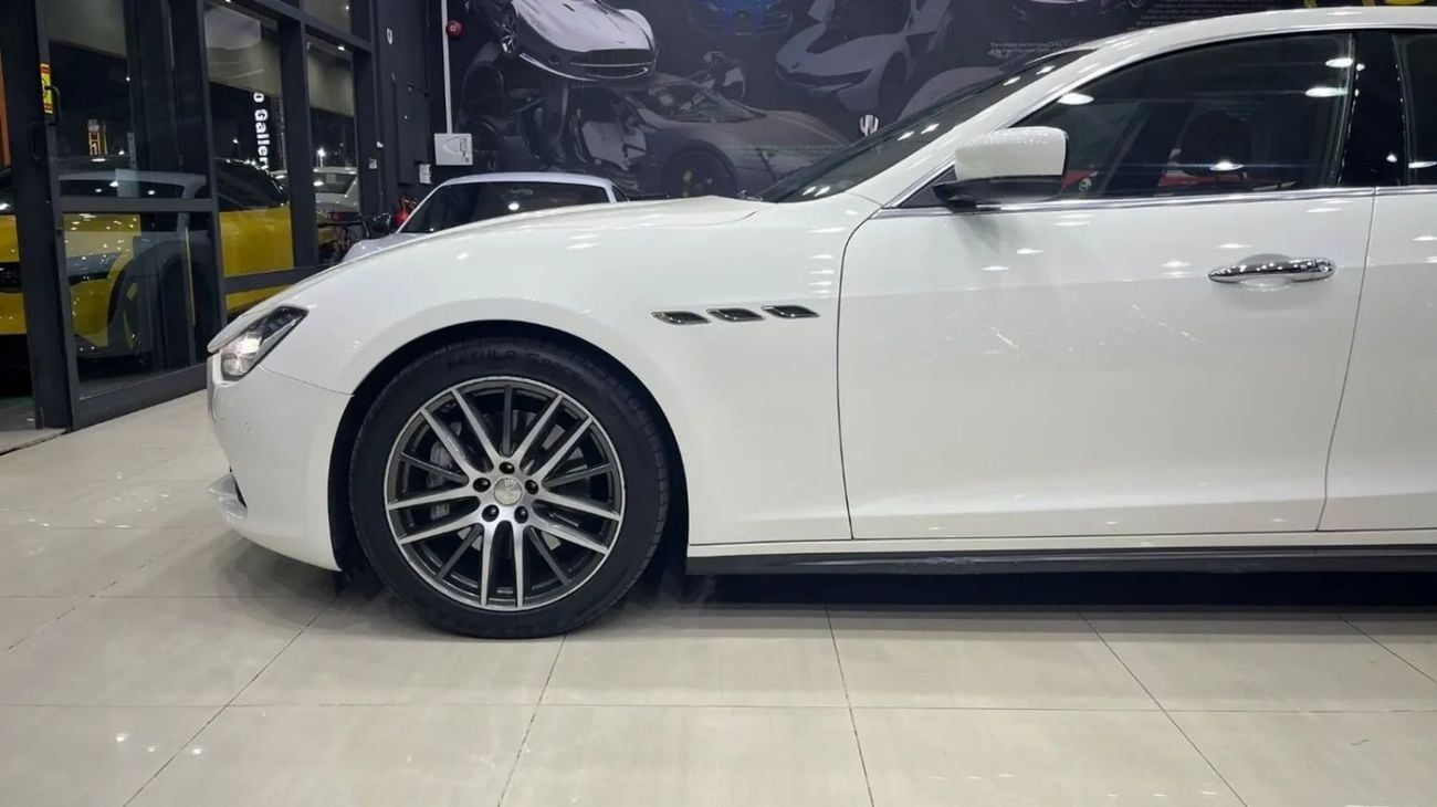 مازيراتي جيبلي STD Maserati Ghibli 2015