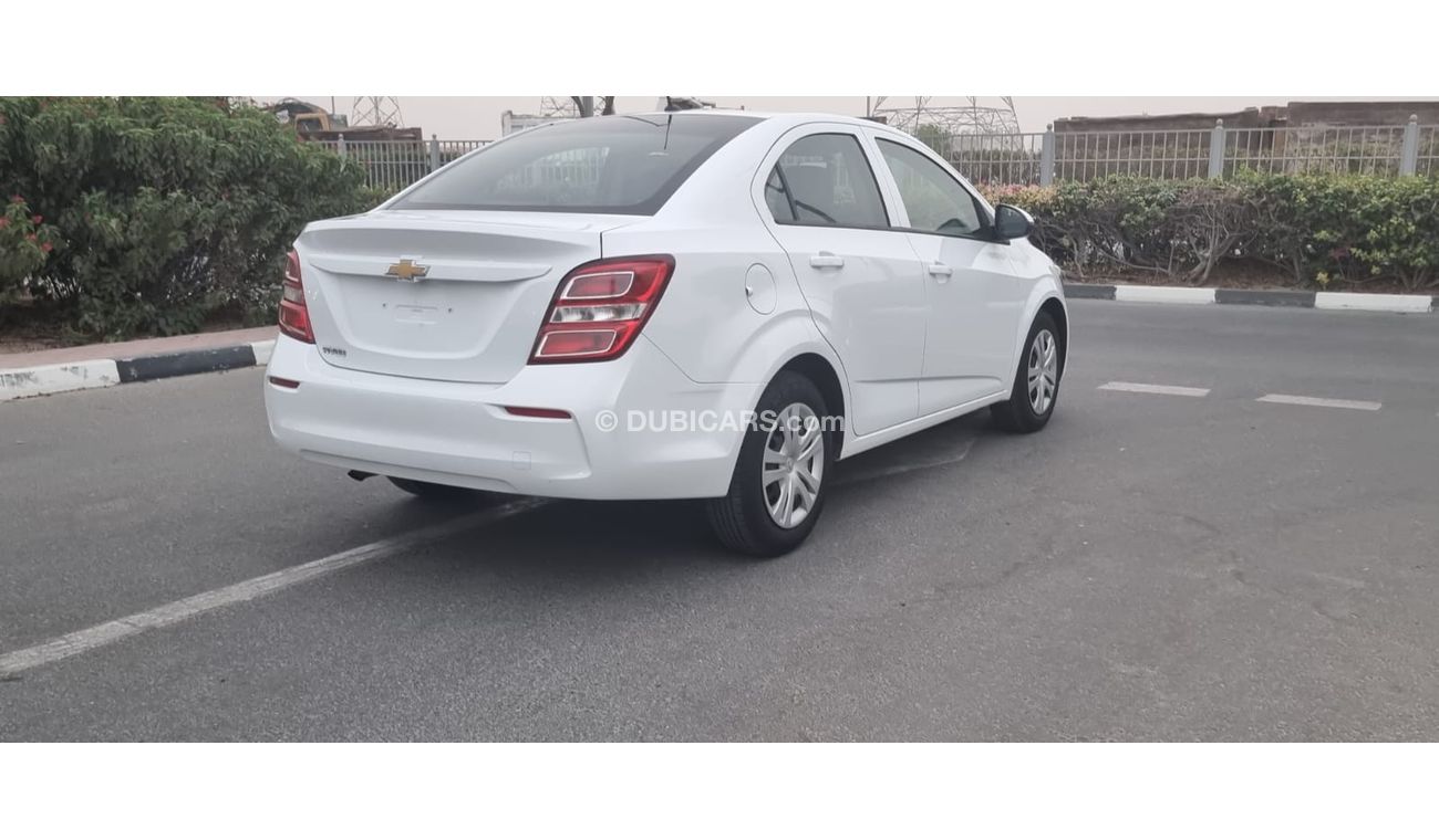 Chevrolet Aveo LS - WHT_GRY - 2019