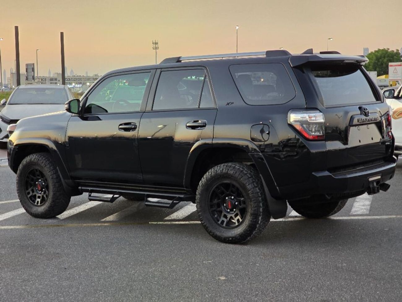 Toyota 4Runner 2023 Model 4x4 , Push button and original leather seats