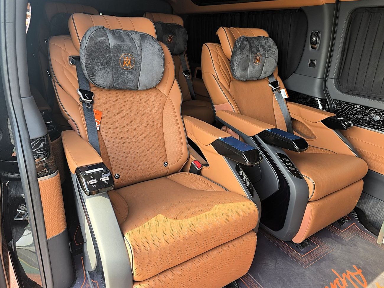 Toyota Hiace High Roof Van 3.5L TOYOTA HIACE High Roof (kmuller) special edition 3.5L Van RWD 5Doors black color