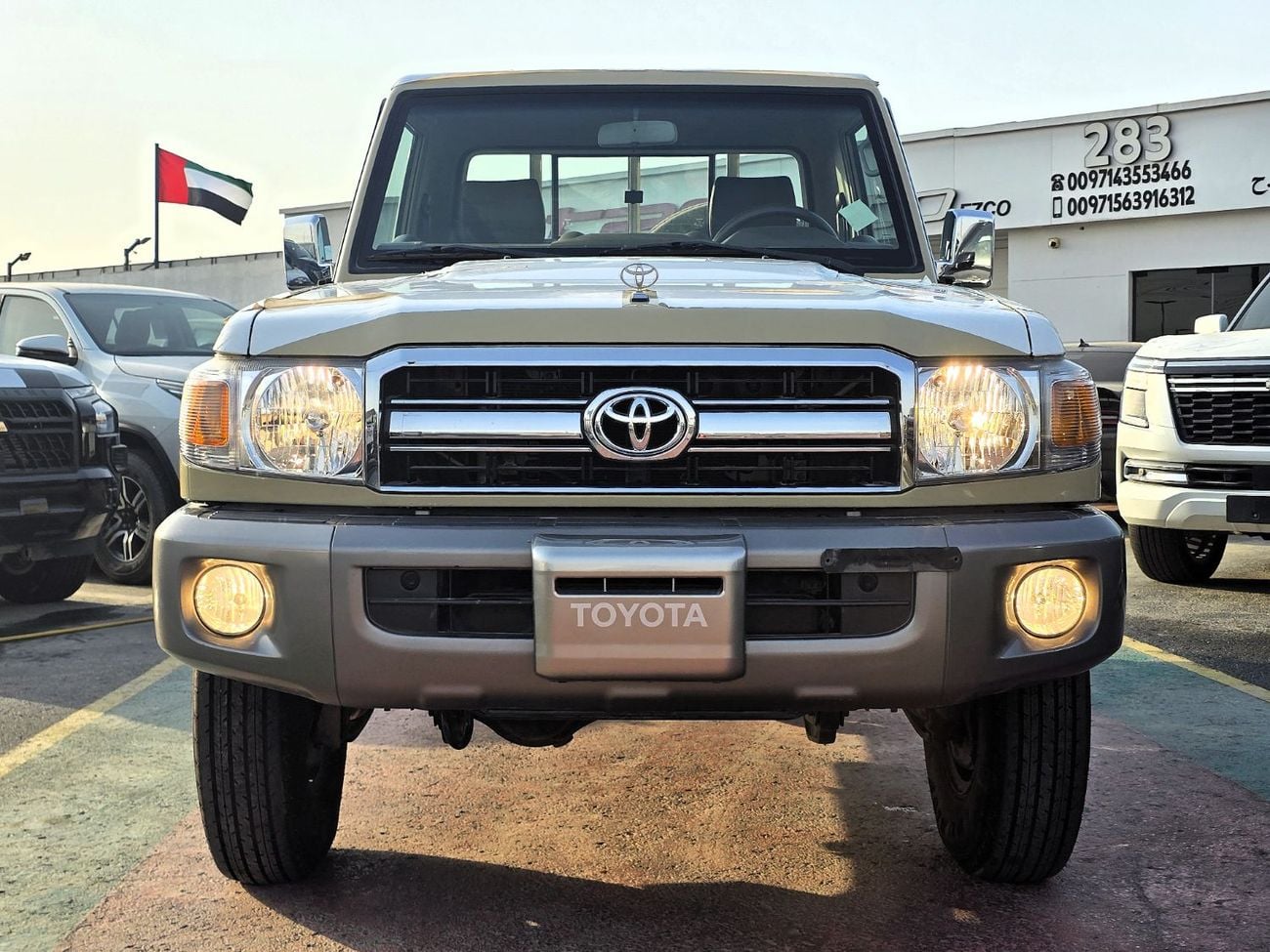 Toyota Land Cruiser Pick Up LX AC PWR OPT Toyota Land Cruiser PickUp S.C LX 4.0L M/T AWD Gcc Biege Color 2012 Model