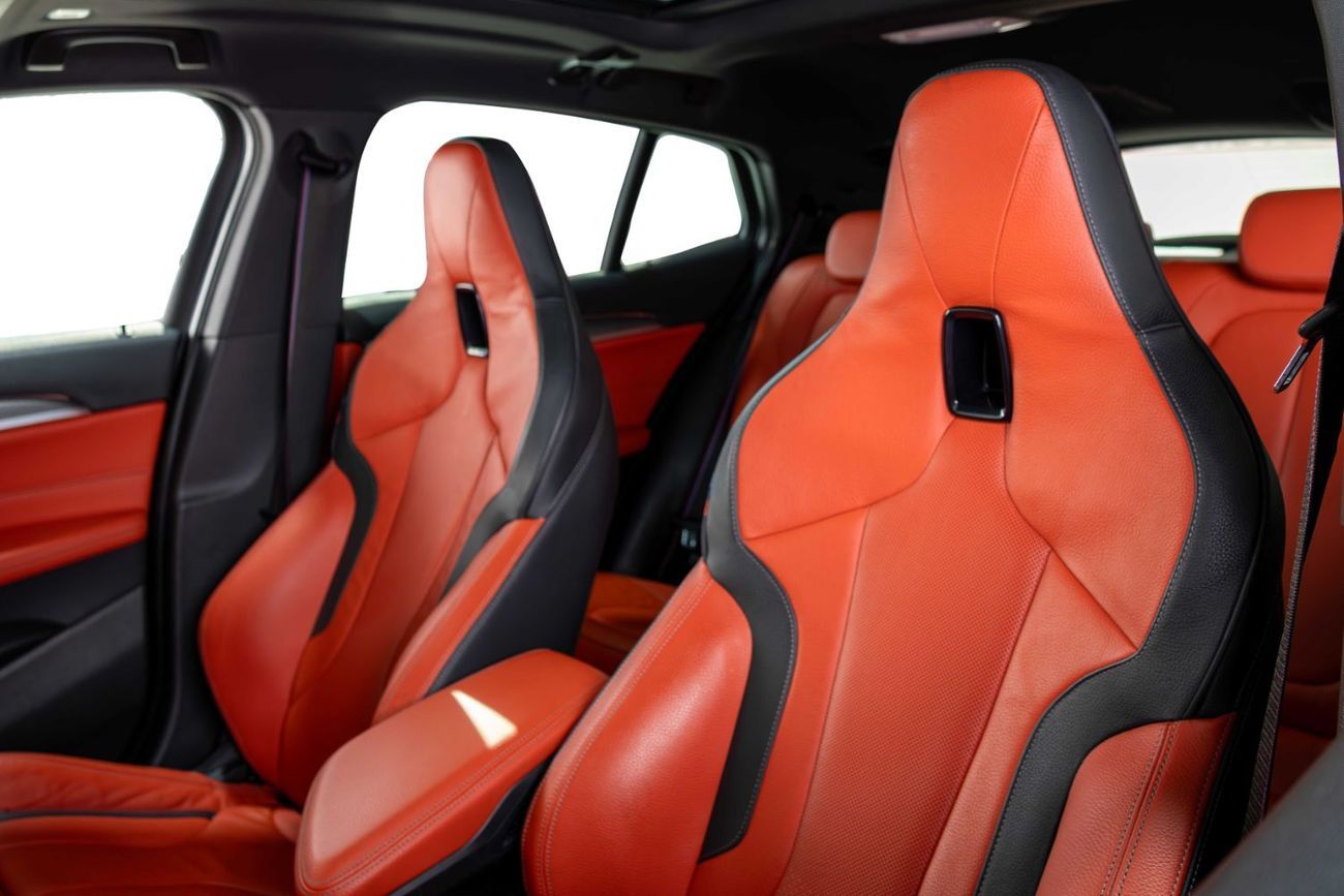 BMW X2 M35i 2.0L GCC-M Package-M Sports Seats-Excusive Red Interior Leather rim-Blue Brake Calipers
