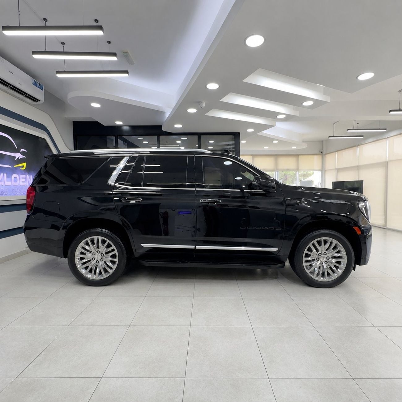 GMC Yukon Denali 6.2L Denali