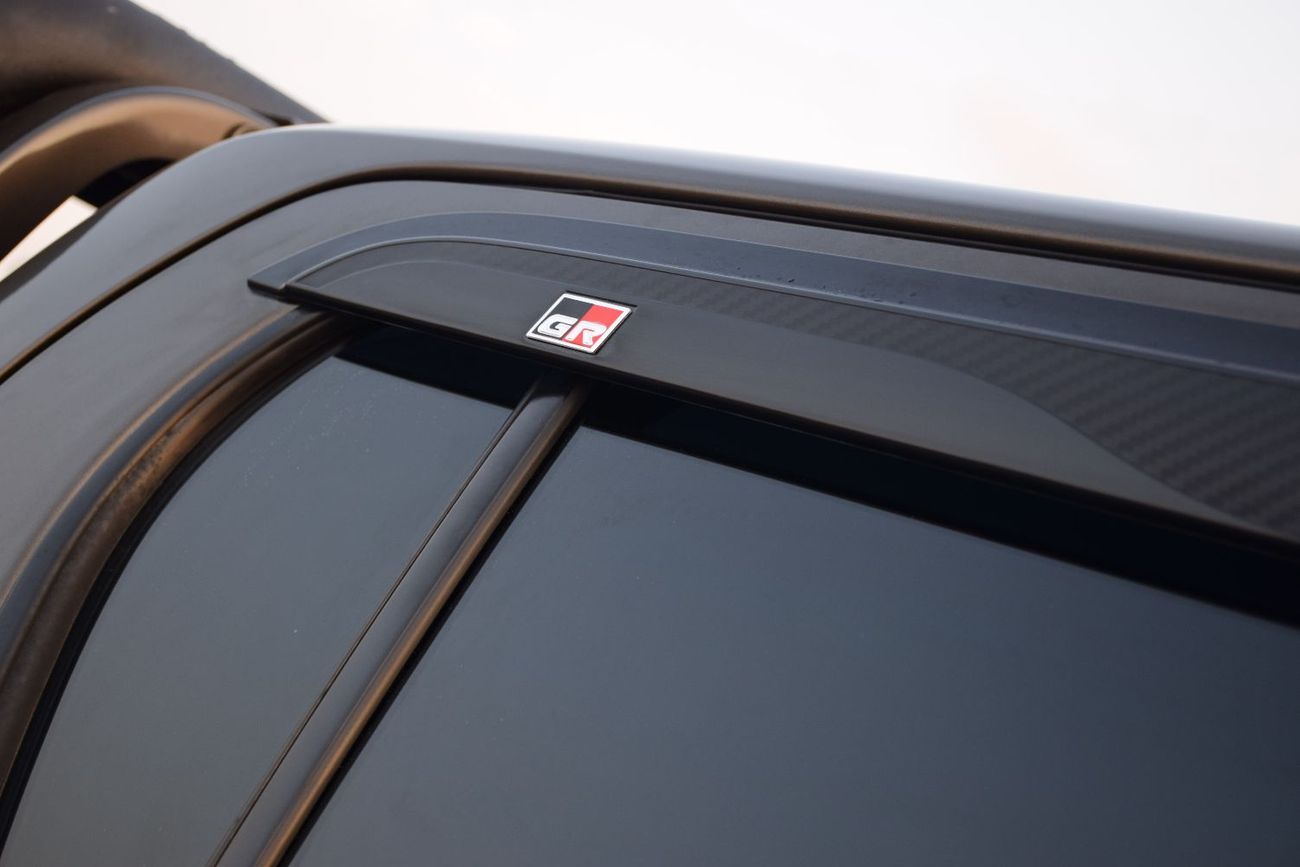 تويوتا هيلوكس S GLX 2.8L AWD M/T