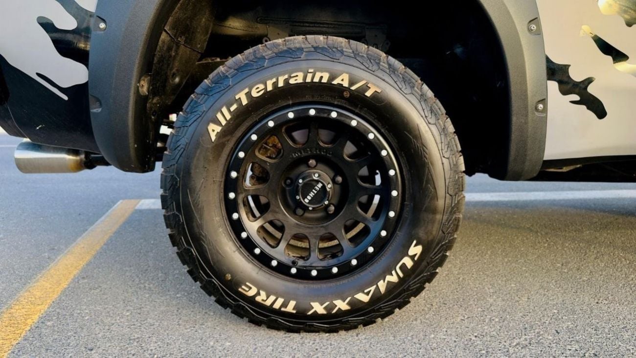 Toyota Tundra DOUBLE CABIN | AFTER MARKET MODIFIED | 4.6L PETROL ENGINE | LHD | 2012 | ROOF MOUNTED FUEL CANS