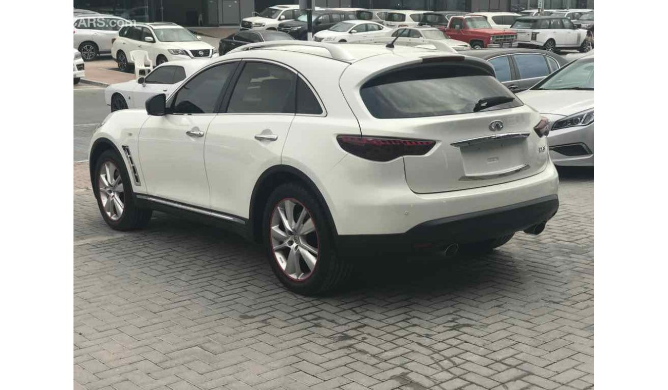 Infiniti FX35