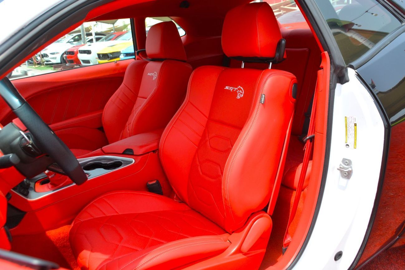 Dodge Challenger GT 3.6L DOUBLE COLOR BLACK & WHITE