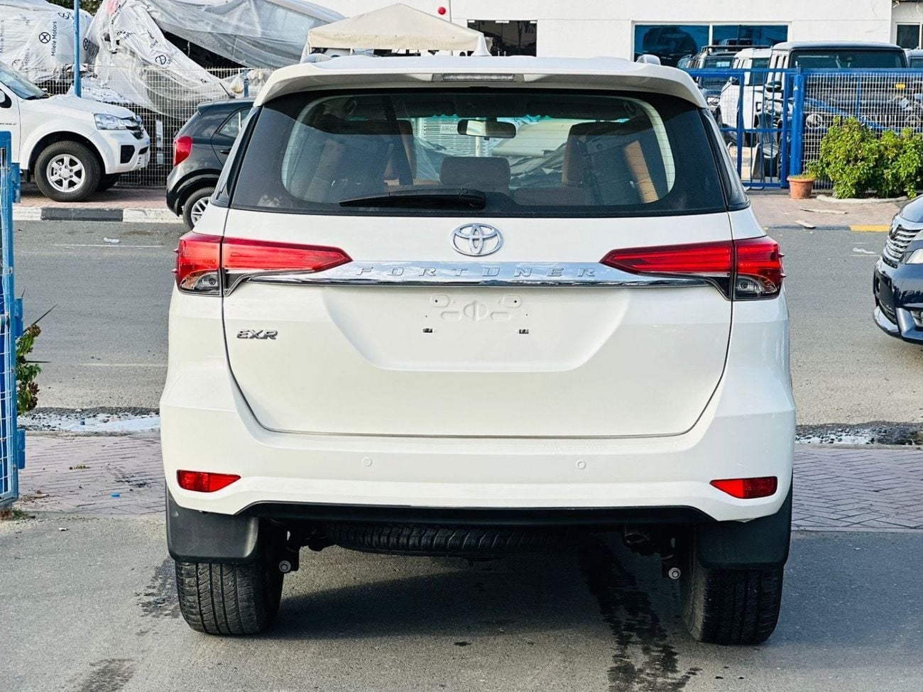 Toyota Fortuner EXR — фото 5