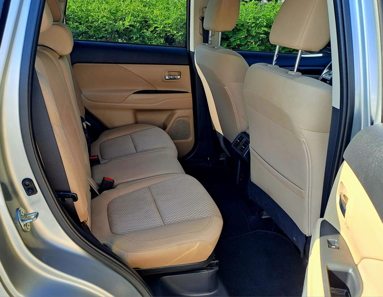 Mitsubishi Outlander GLS 2.4L 880-Monthly l GCC l Cruise, Camera, 4x4 l Accident Free