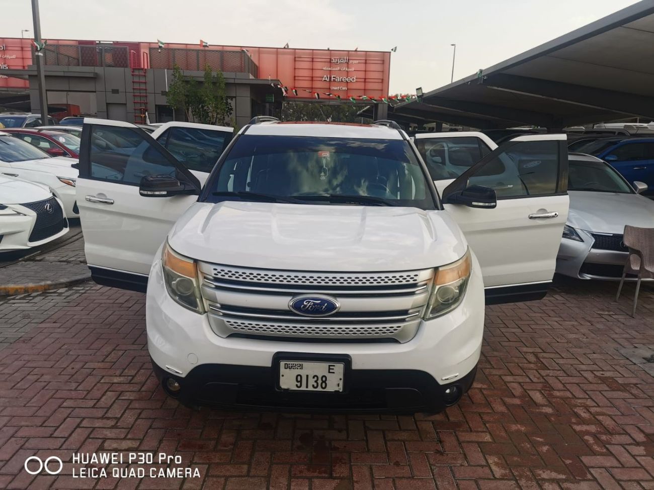Ford Explorer Std 3.5L 4WD full option, panoramic