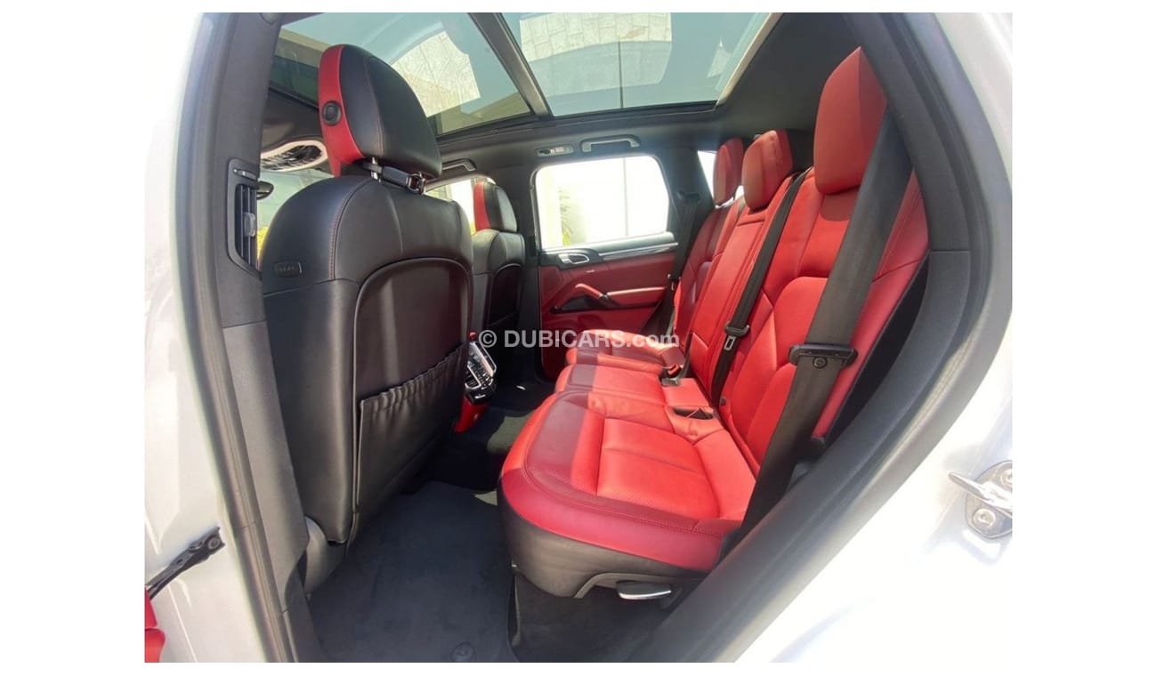 Porsche Cayenne Porsche Cayenne S  Panoramic  GCC 2016 Under Warranty