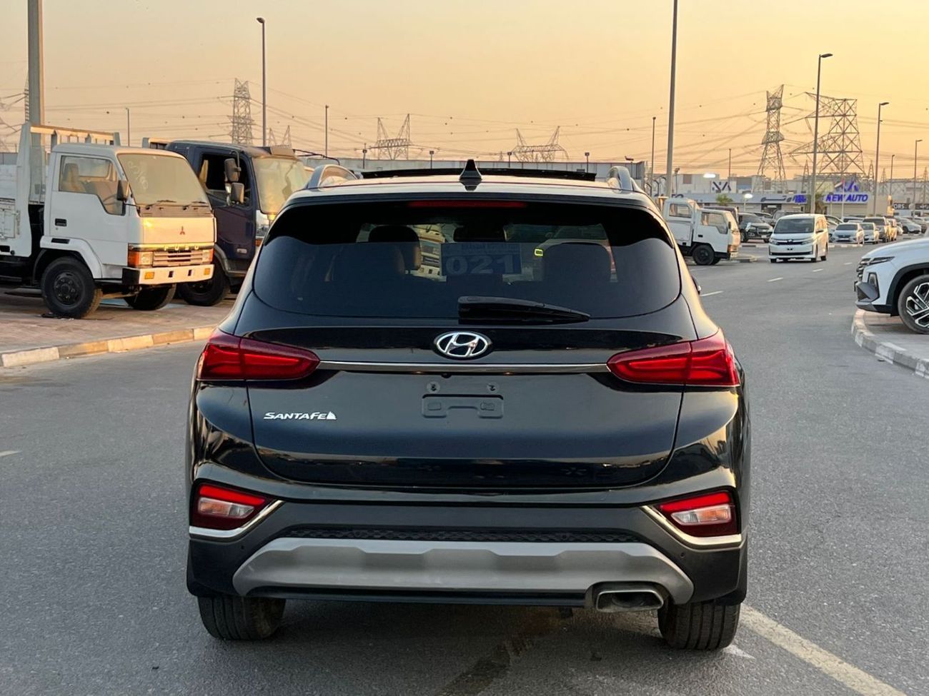 Hyundai Santa Fe 2019 Hyundai Santa - Full Option - 2.4L - V4 - Panoramic View - Push Start - Leather and Electric-36