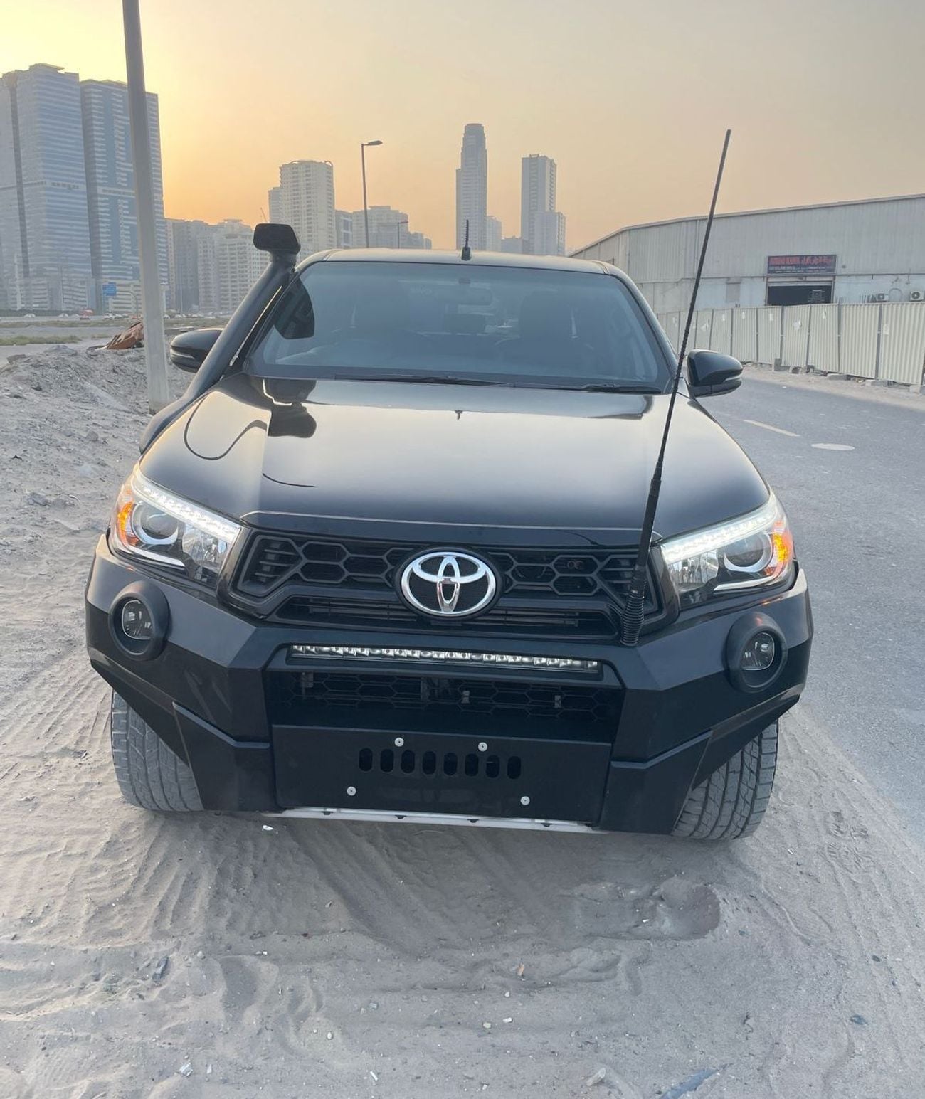 Toyota Hilux GLX RIGHT HAND VEHICLE ONLY FOR EXPORT MT