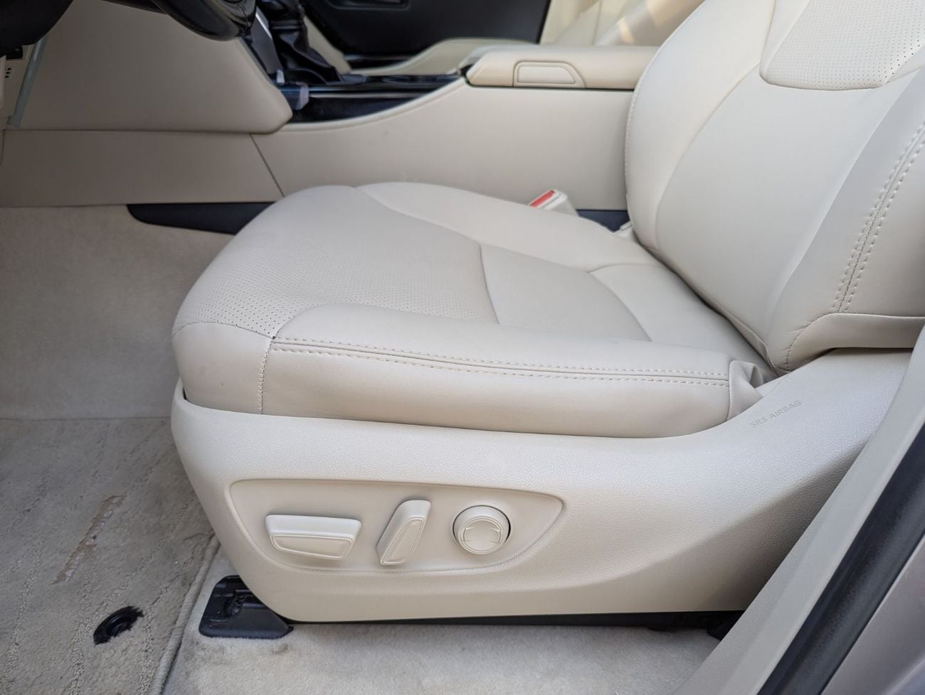 Toyota Land Cruiser GXR Top LHD 2022 MODEL Year 3.3L V6 Diesel Engine Twin turbo colour Brown interior Beige push start