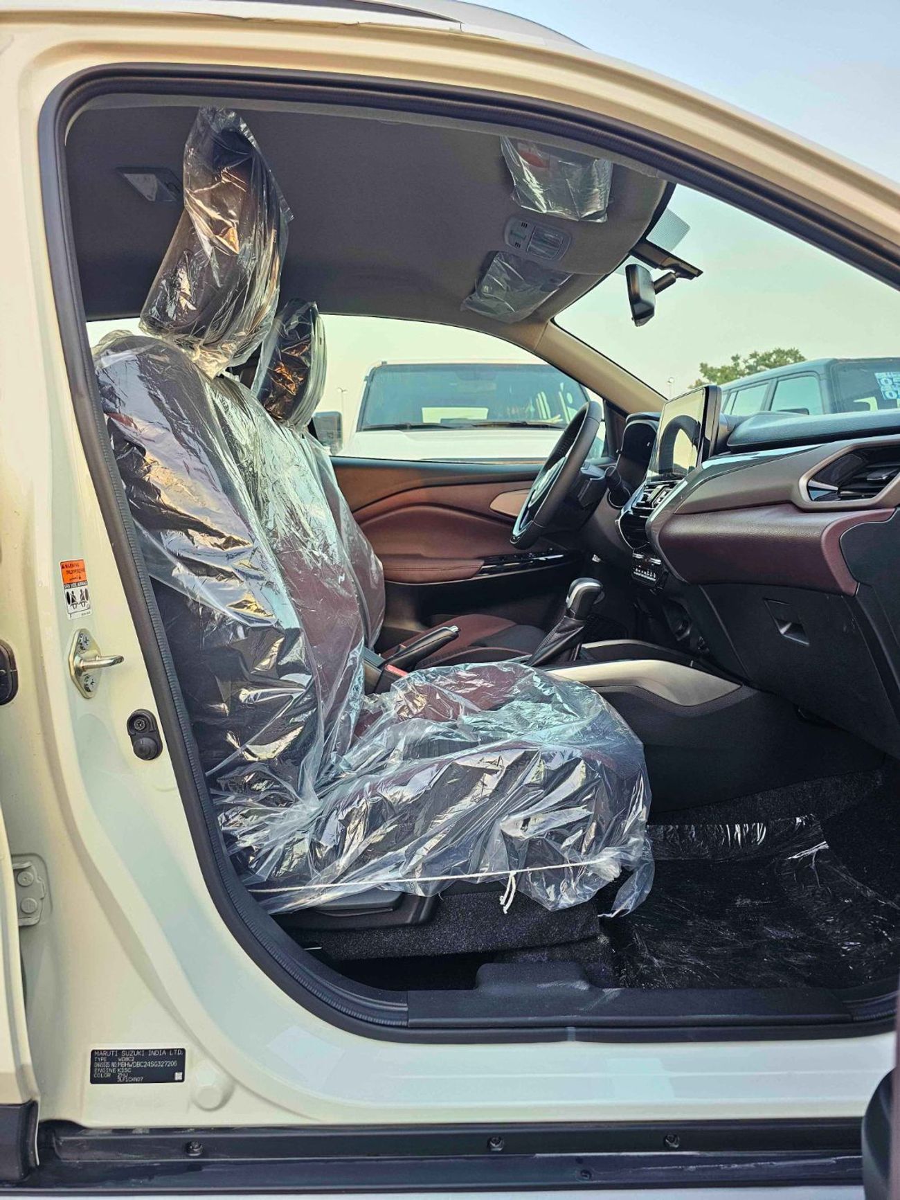 Suzuki Fronx GLX / EURO 5 HYBRID / 1.5L V4 / HEADUP DISPLAY / 360* CAMERAS / " 9" DISPLAY AUDIO (CODE # GLX)