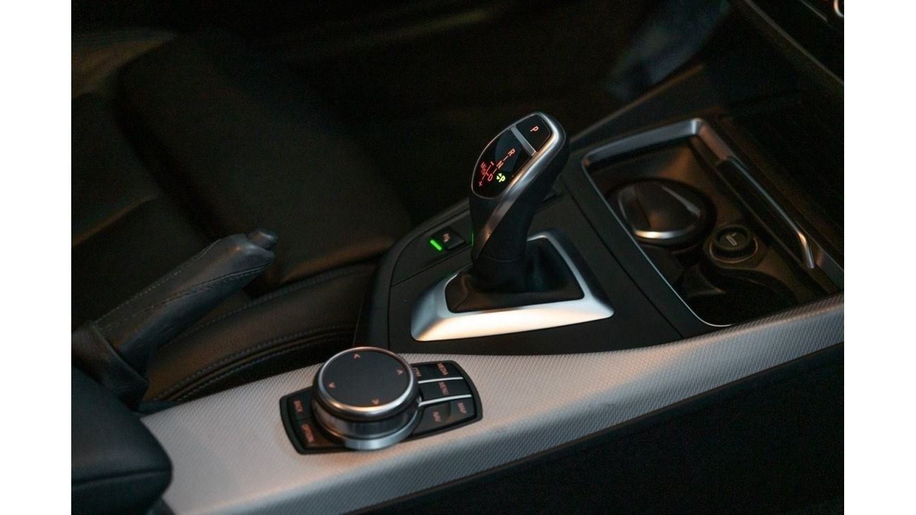 BMW 220i Std 2.0L Turbo