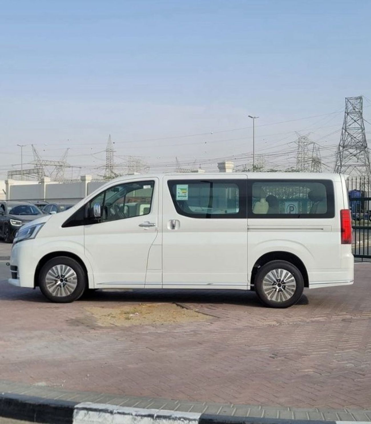 Toyota Granvia PREMIUM 3.5L PETROL 2023