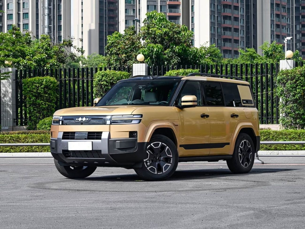 بي واي دي ليوبارد تيتانيوم 7