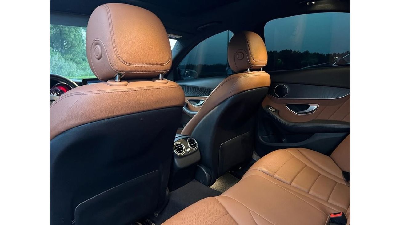 Mercedes-Benz C 200 AMG Pack Mercedes-Benz C200 AMG  Model 2019 Gcc specs