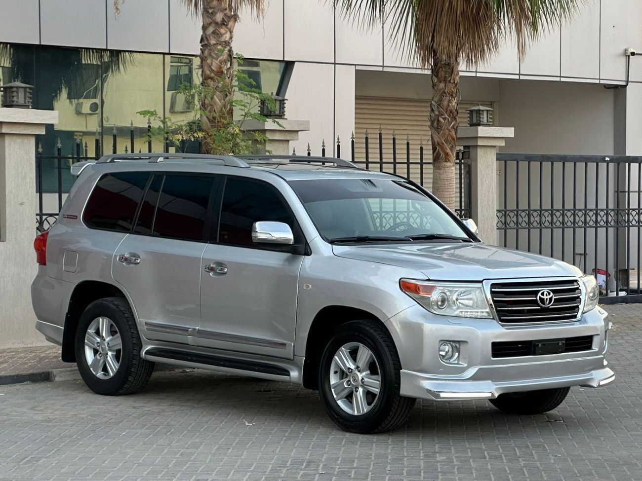 Toyota Land Cruiser تويوتا لاندكروزر VXR i خليجي 2011