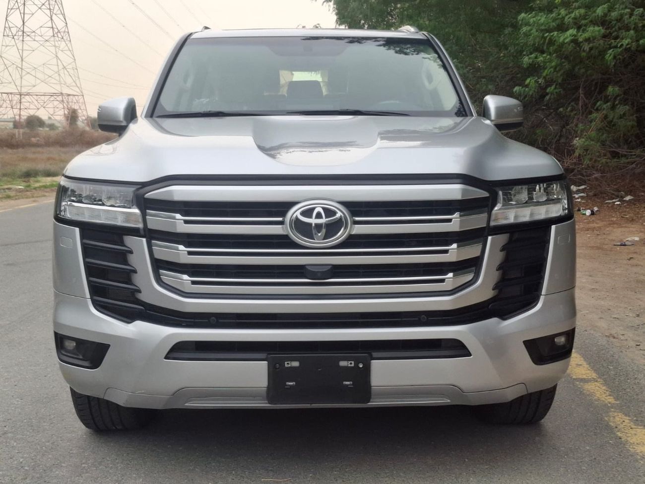 Toyota Land Cruiser 2022 MODEL DIESEL ENGINE GXR Twin Turbo  LC300 V6 Full Option Very Clean And Perfect Condition