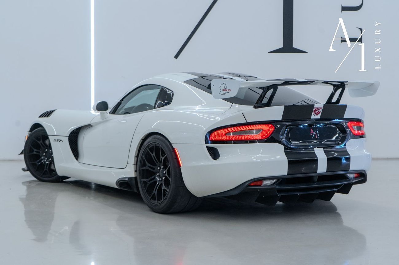 دودج فايبر SRT10 GTC 8.4L 2016 Dodge Viper GTC Time Attack Edition V10, 1 Of 1, Carbon Fiber Accents, Clean Tit