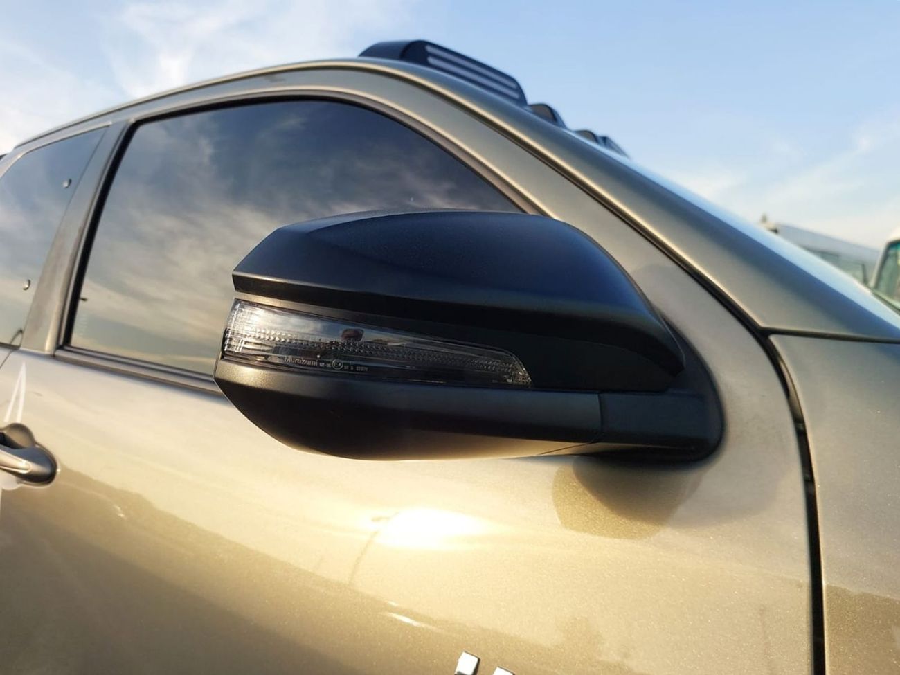 تويوتا هيلوكس TOYOTA HILUX PICKUP RHD 2022 MODEL 2.8 L DIESEL AUTOMATIC(PM77151)